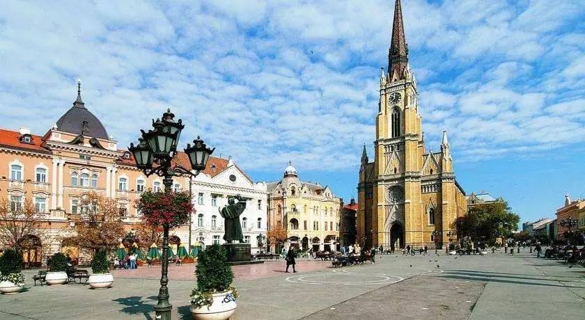 东莞宏天驾校 东莞宏天驾校